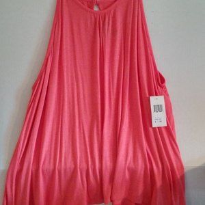 derek heart PLUS. Coral color. Size 3X.Top that drapes on each side